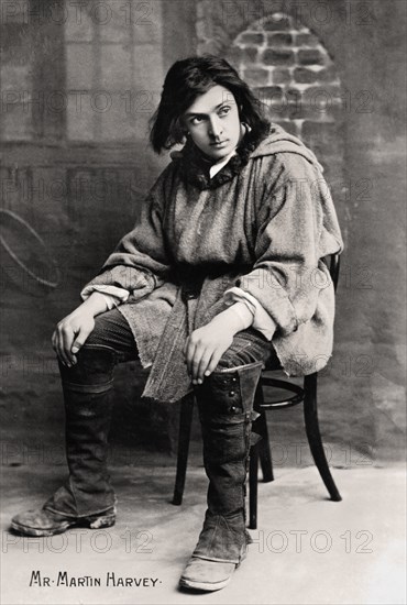 John Martin-Harvey (1863-1944), English actor, early 20th century.Artist: London Stereoscopic & Photographic Co