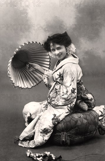 Isabel Jay (1879-1927), opera singer and actress, 1906.Artist: Foulsham and Banfield