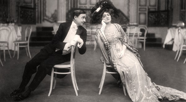 Lily Elsie and Joseph Coyne in The Merry Widow, 1907.Artist: Foulsham and Banfield