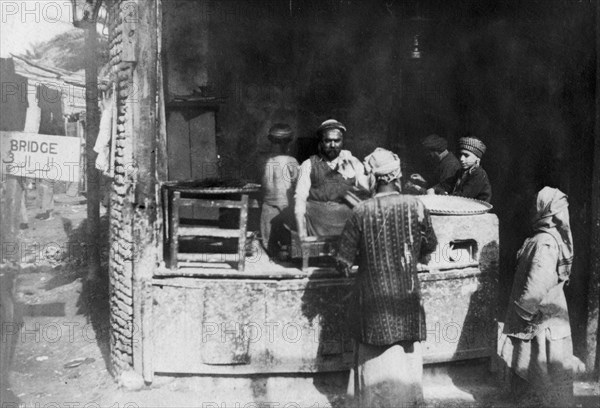 Arab cook, Aleppo road, Baghdad, Iraq, 1917-1919. Artist: Unknown