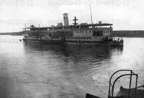 Red Cross river boat going up the Tigris River, Mesopotamia, WWI, 1918. Artist: Unknown