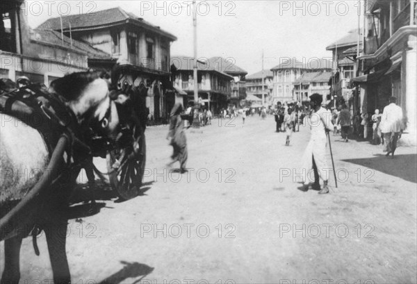 A street in Mumbai (Bombay), India, c1918. Artist: Unknown