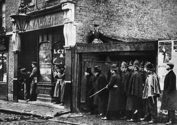 The Sidney Street siege, Whitechapel, London, 1911, (1935). Artist: Unknown