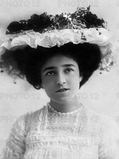 Madge Crichton (b1881), English actress, 1903. Artist: Unknown