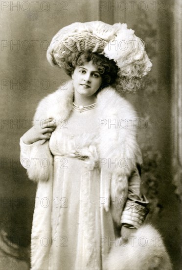 Marie Studholme (1875-1930), English actress, 1900s.Artist: W&D Downey