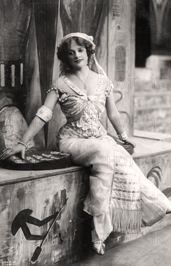 Madge Vincent, singer and actress, 1900s.Artist: Dover Street Studios