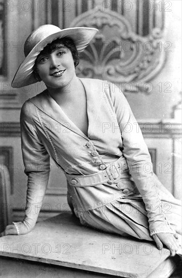 Nellie Taylor, actress, 1900s.Artist: Daily Mirror Studios