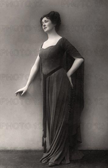 Miriam Clements, British actor and performer, 1910.Artist: Dover Street Photo Studio