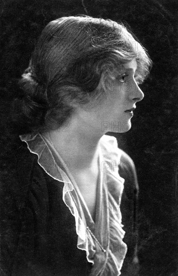 Gladys Cooper (1888-1971), English actress, 1900s.Artist: CW Faulkner & Co.