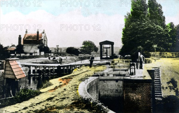 Teddington Lock, Richmond, London, 1926.Artist: Cavenders Ltd