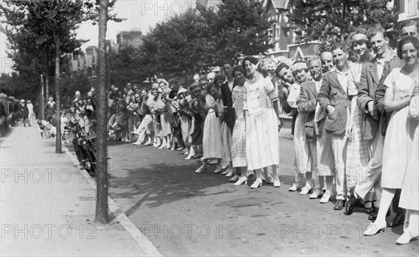 A line of people, c1920s. Artist: Unknown