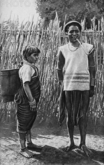 A Moi couple inside the village palisade, Africa, 1922. Artist: Unknown
