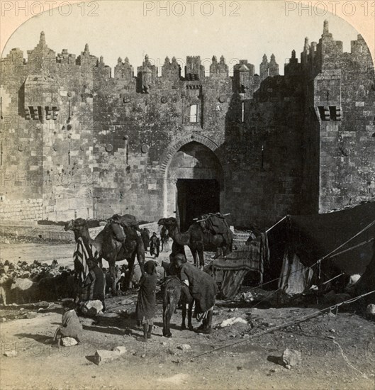The Damascus gate, the nothern entrance to Jerusalem, Palestine, 1899.Artist: Underwood & Underwood