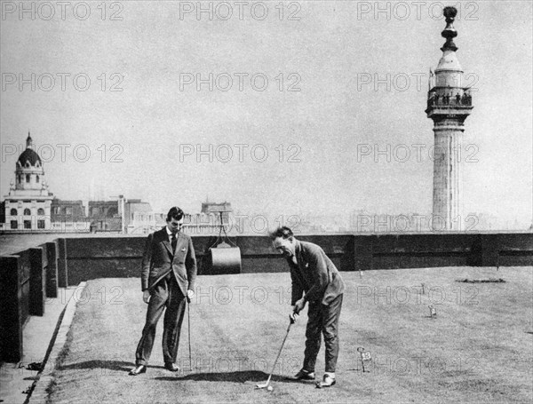 A putting green on the roof of Adelaide House, near London Bridge, London, 1926-1927. Artist: Unknown