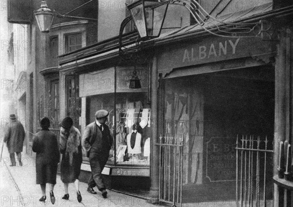 Gatehouse in Vigo Street leading to the Albany chambers, London, 1926-1927. Artist: Unknown