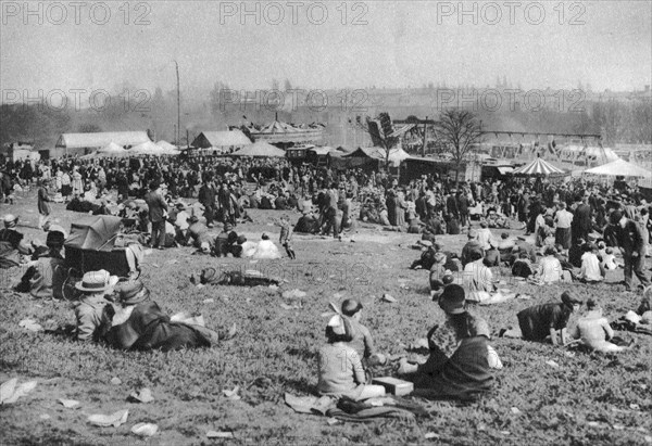 London bank holiday carnival, Hamstead Heath, London, 1926-1927.Artist: McLeish