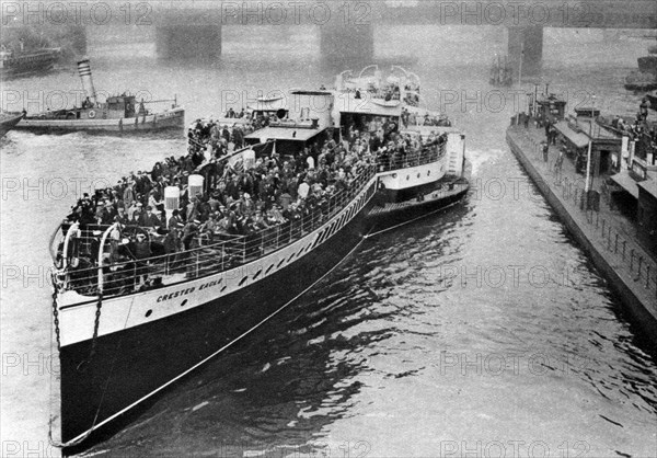 A bank holiday crowd on board a paddle steamer headed for Margate, London, 1926-1927. Artist: Unknown