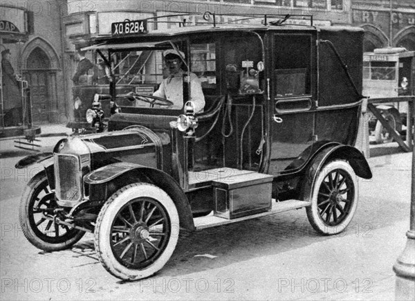 A London taxi, 1926-1927. Artist: Unknown