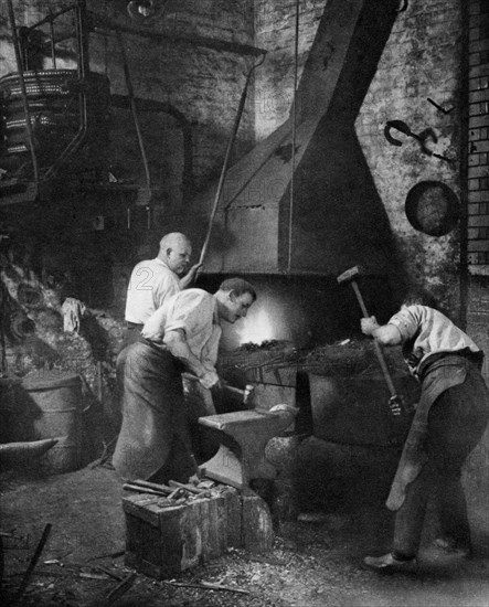 A smithy, St John's Gate, Clerkenwell, London, 1926-1927. Artist: Unknown