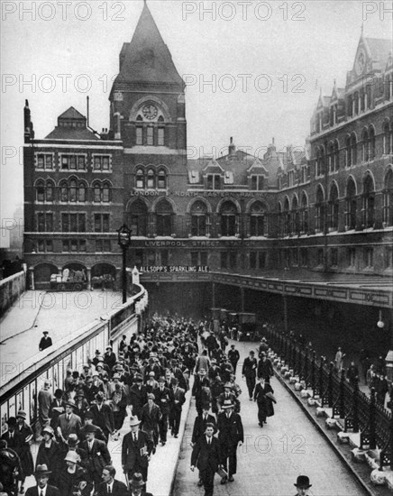 Liverpool Street Station at nine o'clock in the morning, London, 1926-1927. Artist: Unknown