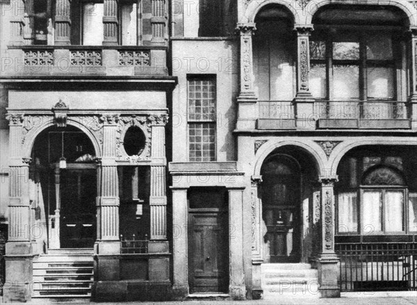 London's smallest house, 1926-1927. Artist: Unknown