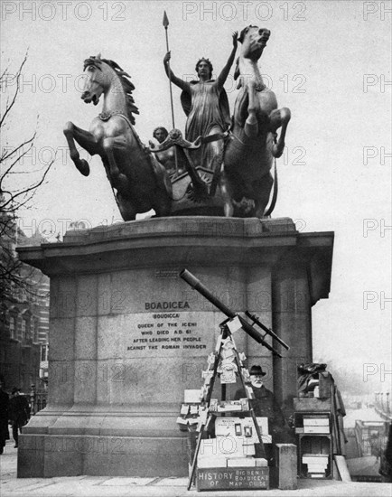 Westminster Bridge monument, London, 1926-1927.Artist: McLeish