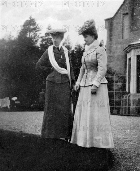 Mary of Teck (1867-1953), Princess of Wales, with the Duchesse d'Aosta, 1908.Artist: Queen Alexandra