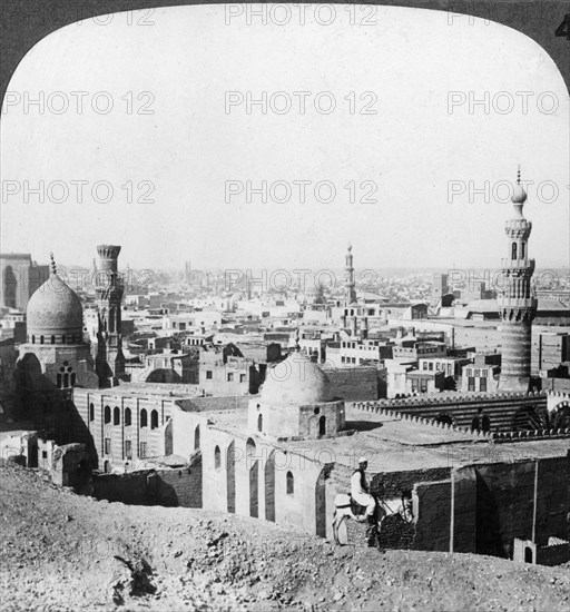 'Cairo, looking south west, across the city to the pyramids, Egypt', 1905.Artist: Underwood & Underwood