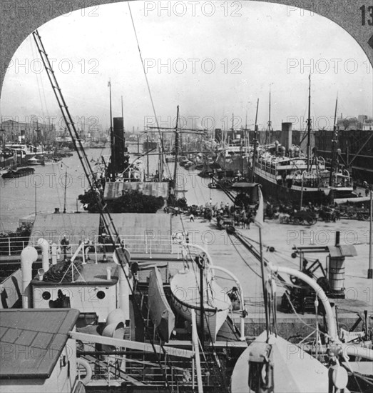 Buenos Aires docks, Argentina, c1900s. Artist: Unknown