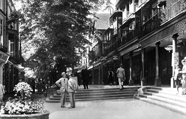 The Pantiles, Tunbridge Wells, Kent, early 20th century. Artist: Unknown