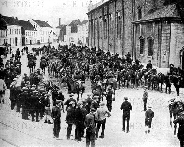 Belgian guns, made by Krupp, preparing for battle near Ghent, Belgium, First World War, 1914. Artist: Unknown