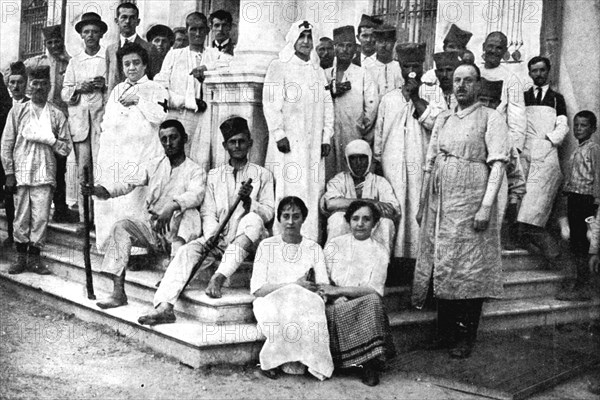 Wounded soldiers being cared for by the Serbian Red Cross, First World War, 1914. Artist: Unknown