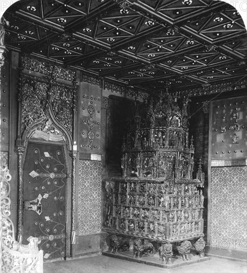 The furnace in the Prince's Chamber, Festung Hohensalzburg, Salzburg, Austria, c1900s.Artist: Wurthle & Sons