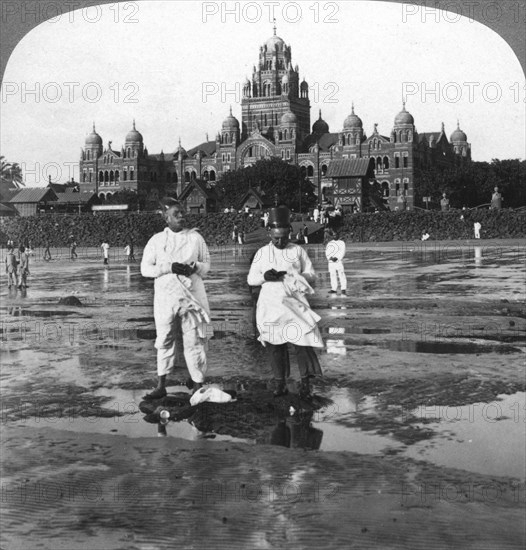 Parsis worshipping the New Moon, Bombay, India, 1903.Artist: Underwood & Underwood