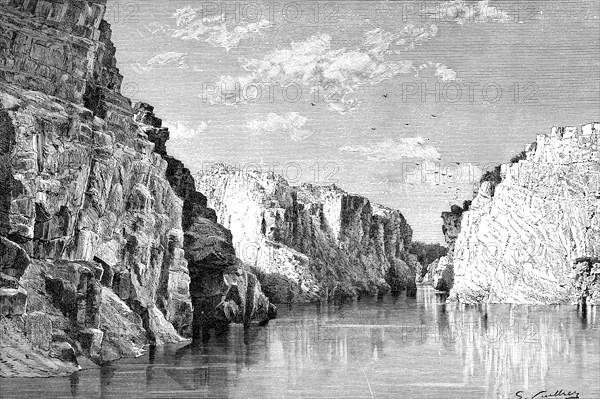 The gorge of the Marble Rocks, India, 1895.Artist: Charles Barbant