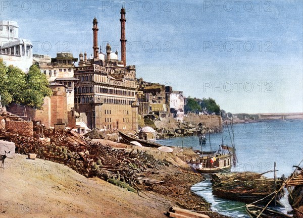 The river Ganges and the Burning Ghats at Benares (Varanasi), India, early 20th century. Artist: Unknown