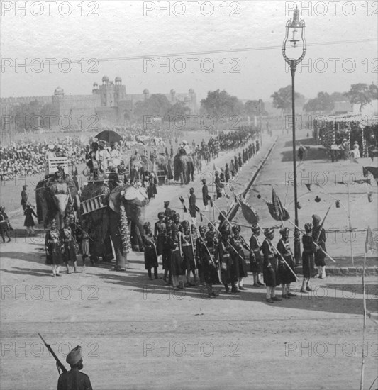 Maharajahs rounding Jumma Muisjid, Delhi, India, 1913.Artist: HD Girdwood