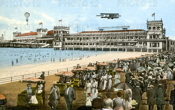 Young's New Million Dollar Pier, Atlantic City, New Jersey, USA, 1913. Artist: Unknown