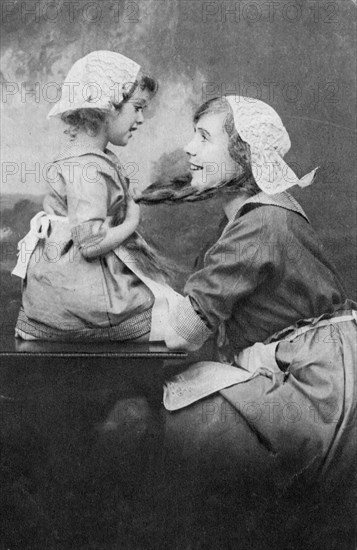 Mother and daughter, early 20th century. Artist: Unknown
