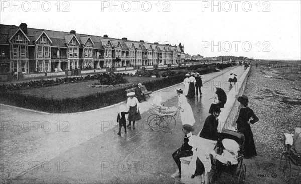 New Parade, East Worthing, West Sussex, early 20th century. Artist: Unknown
