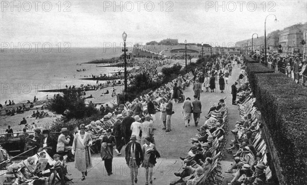 Central Parade and Wish Tower, Eastbourne, East Sussex, early 20th century. Artist: Unknown