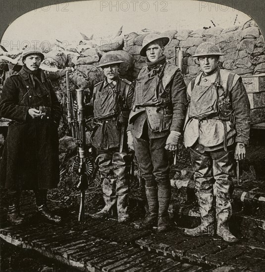 Lewis machine gunners, Hollebeke, Belgium, World War I, 1914-1918.Artist: Realistic Travels Publishers