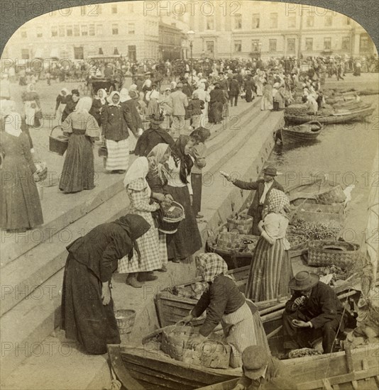 Market boats, Helsinki, Finland.Artist: Underwood & Underwood