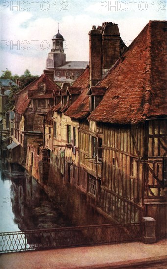 Timber houses by the Pont de Caen in Caudebec-en-Caux, Normandy, France, c1930s. Artist: Unknown