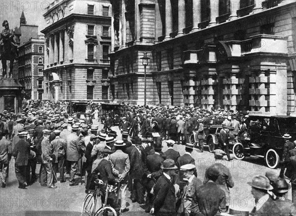 Crowds wait in London to see if there will be war, 4th August 1914 (1937). Artist: Fox