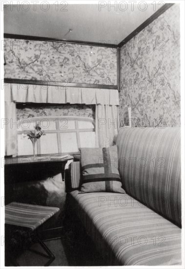 Passenger cabin during the day, Zeppelin LZ 127 'Graf Zeppelin', 1933. Artist: Unknown