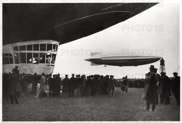 HM Airship R100, 1930 (1933). Artist: Unknown