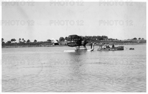 Alan Cobham's De Havilland DH50 landing on the Tigris, Iraq, 1926. Artist: Unknown