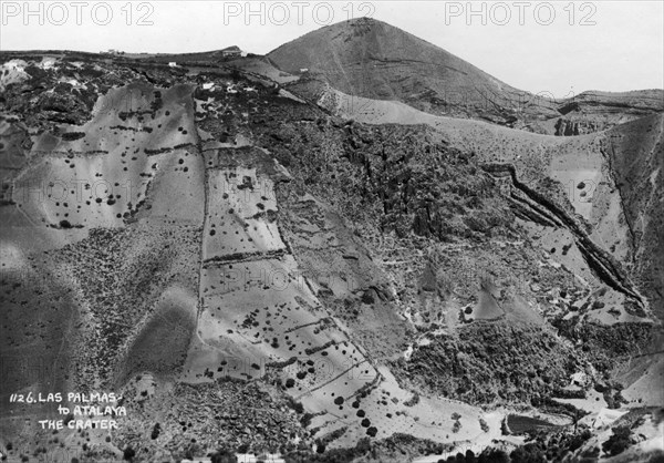 Volcanic crater between Las Palmas and Atalaya, Gran Canaria, Canary Islands, Spain, 20th century. Artist: Unknown