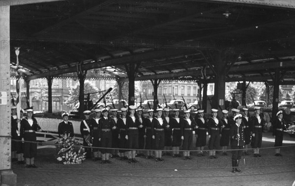 Guard of Honour from HMS 'Sirius', Antwerp, c1946-c1949. Artist: Unknown